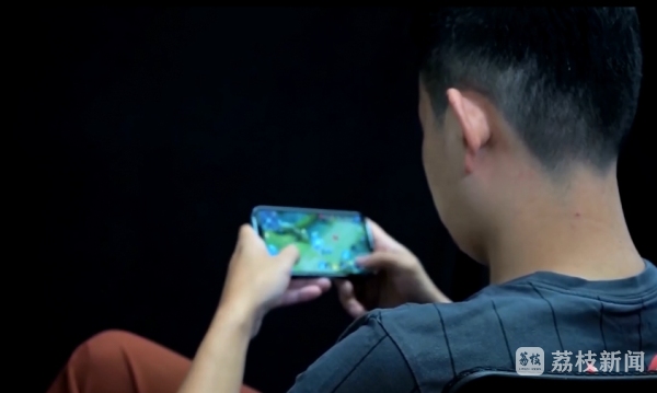 京海配资 孩子玩游戏被骗8900多元 民警及时冻结账户拦截