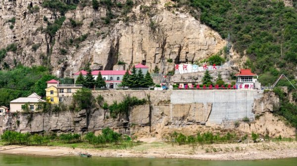 添盈聚富 这些“95后”在悬崖上守护黄河安澜